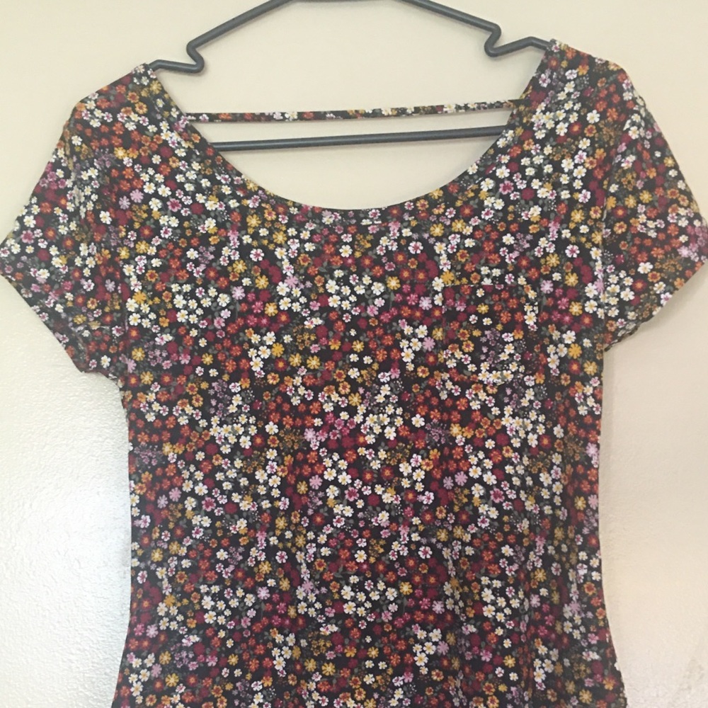 Floral top, short sleeve, felty material